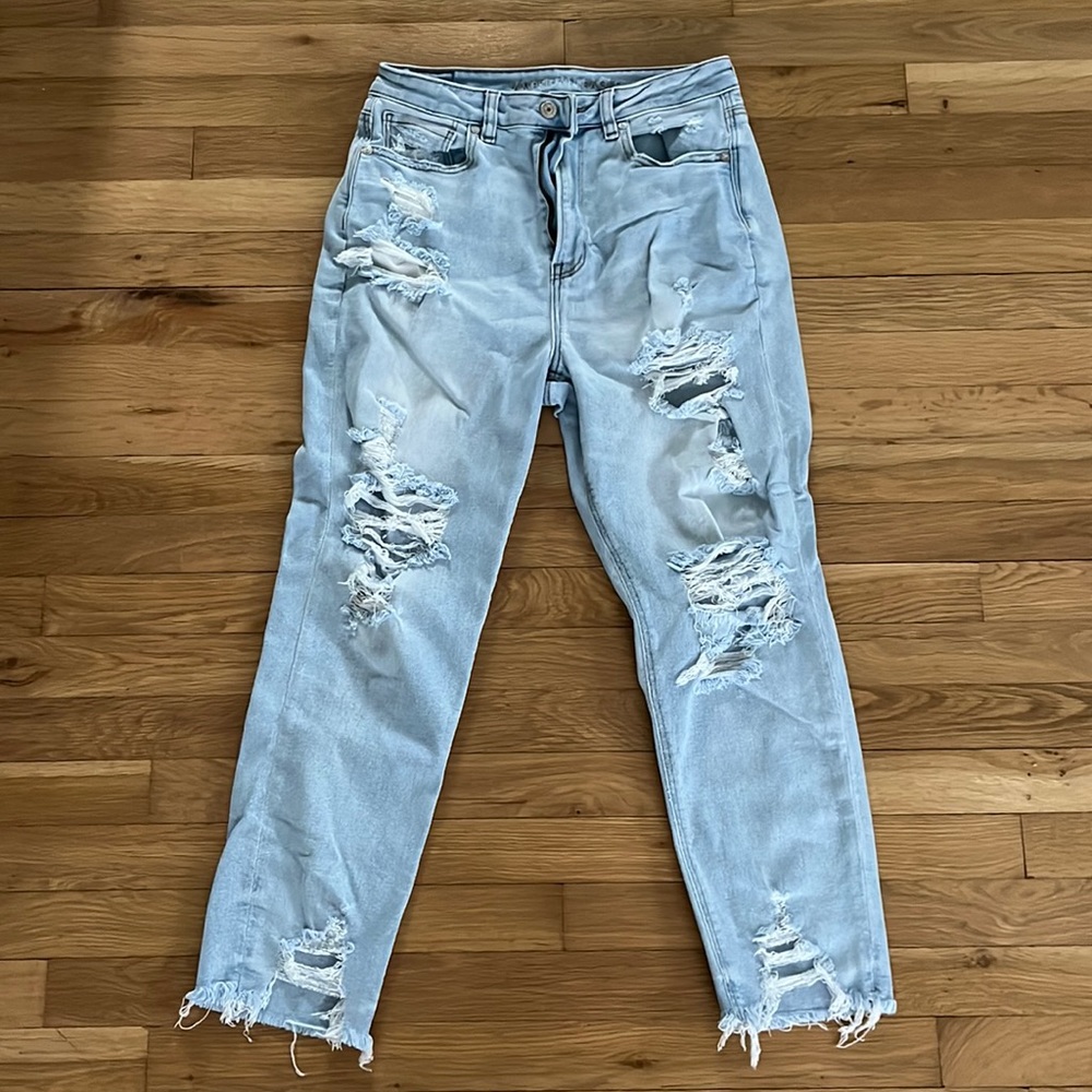 American Eagle mom jean